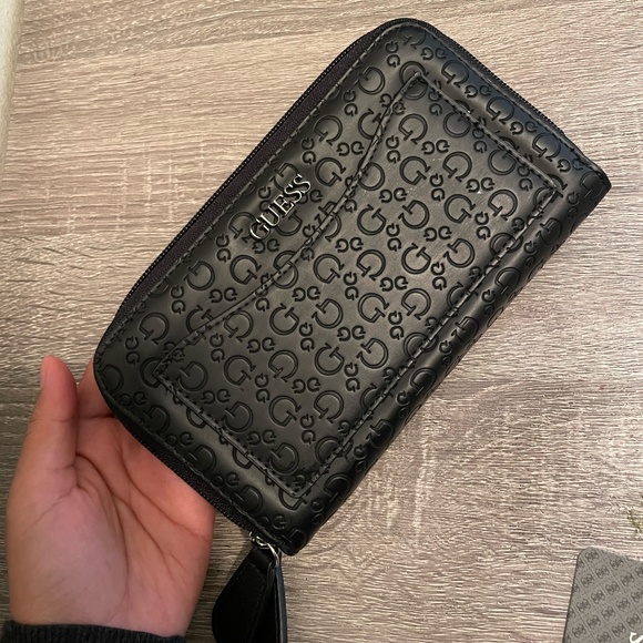 Guess Black Wallet - Picture 1 of 8